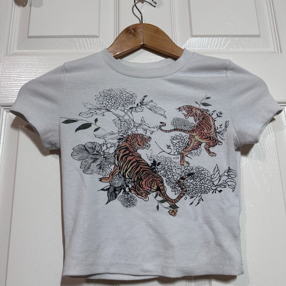 White Short Sleeve Tee with Artistic Graphic Design